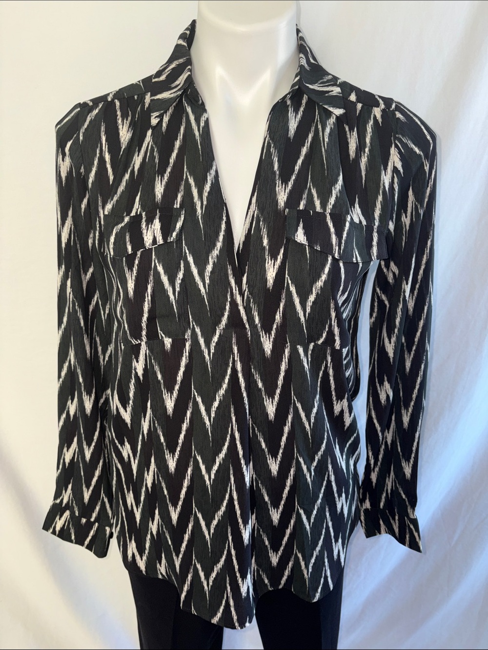 Ann Taylor Black & White V-Neck Chevron Blouse